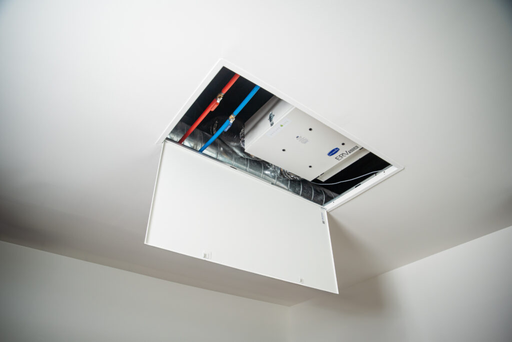 Panneaux d’accès HVAC pour équipements de grande dimension en salle mécanique